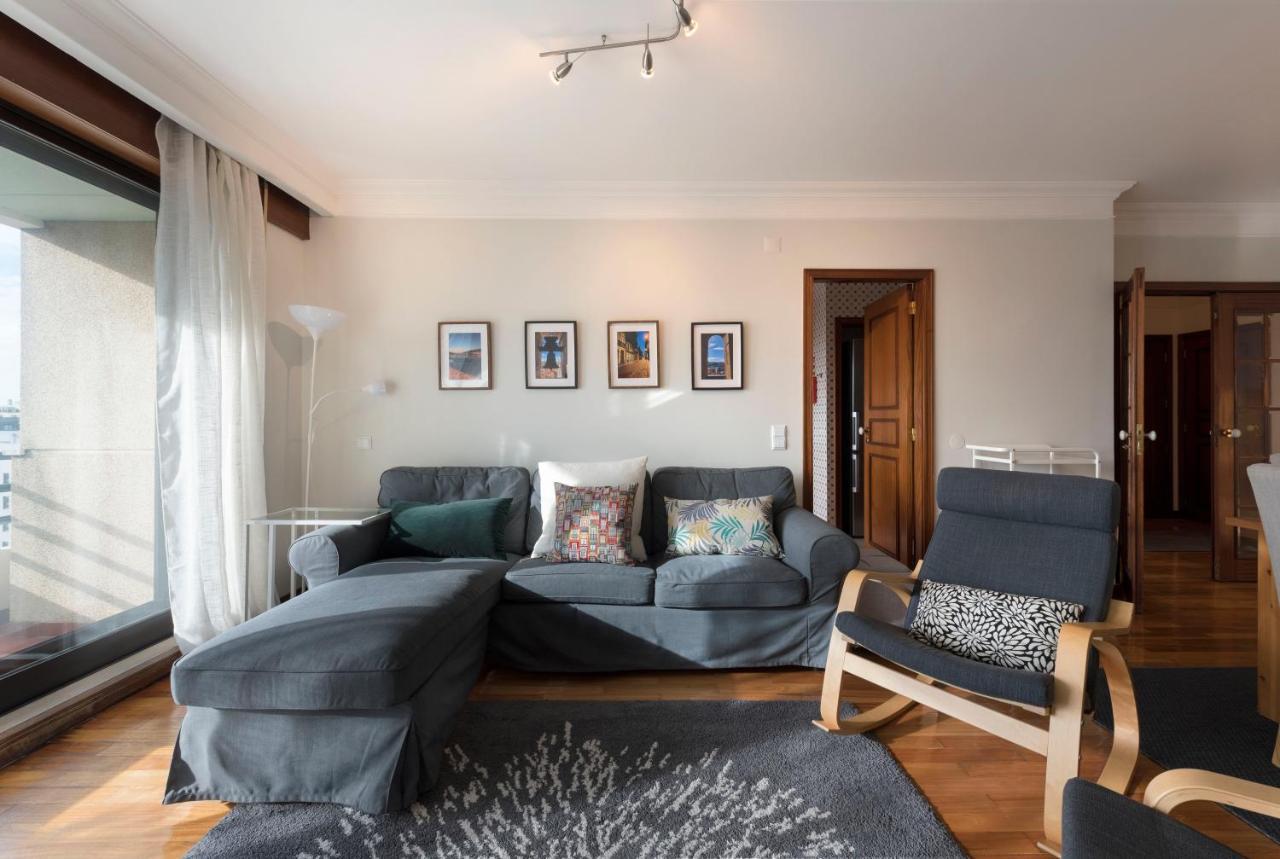Lovelystay - Charming 3Br Flat W/ Free Parking In Devesas Vila Nova de Gaia Extérieur photo