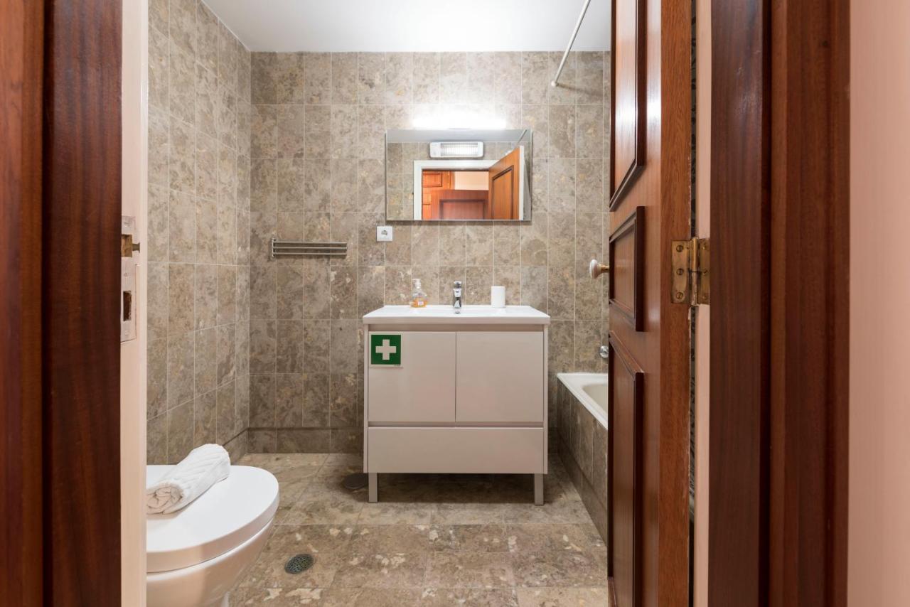 Lovelystay - Charming 3Br Flat W/ Free Parking In Devesas Vila Nova de Gaia Extérieur photo