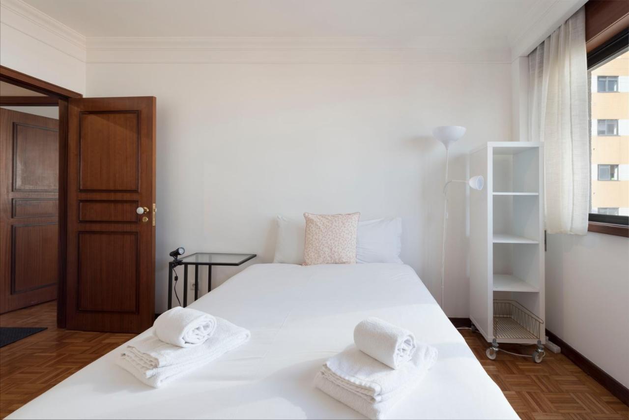 Lovelystay - Charming 3Br Flat W/ Free Parking In Devesas Vila Nova de Gaia Extérieur photo