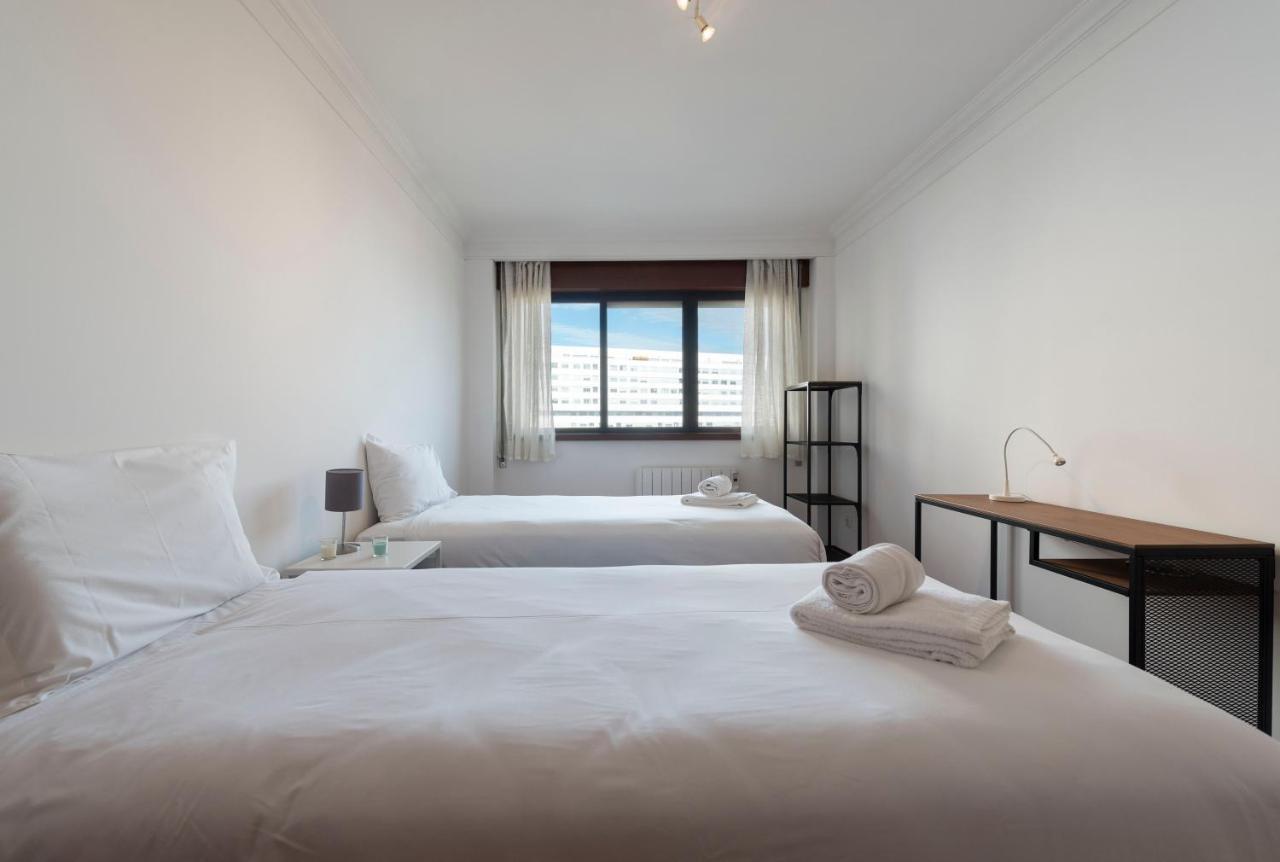 Lovelystay - Charming 3Br Flat W/ Free Parking In Devesas Vila Nova de Gaia Extérieur photo