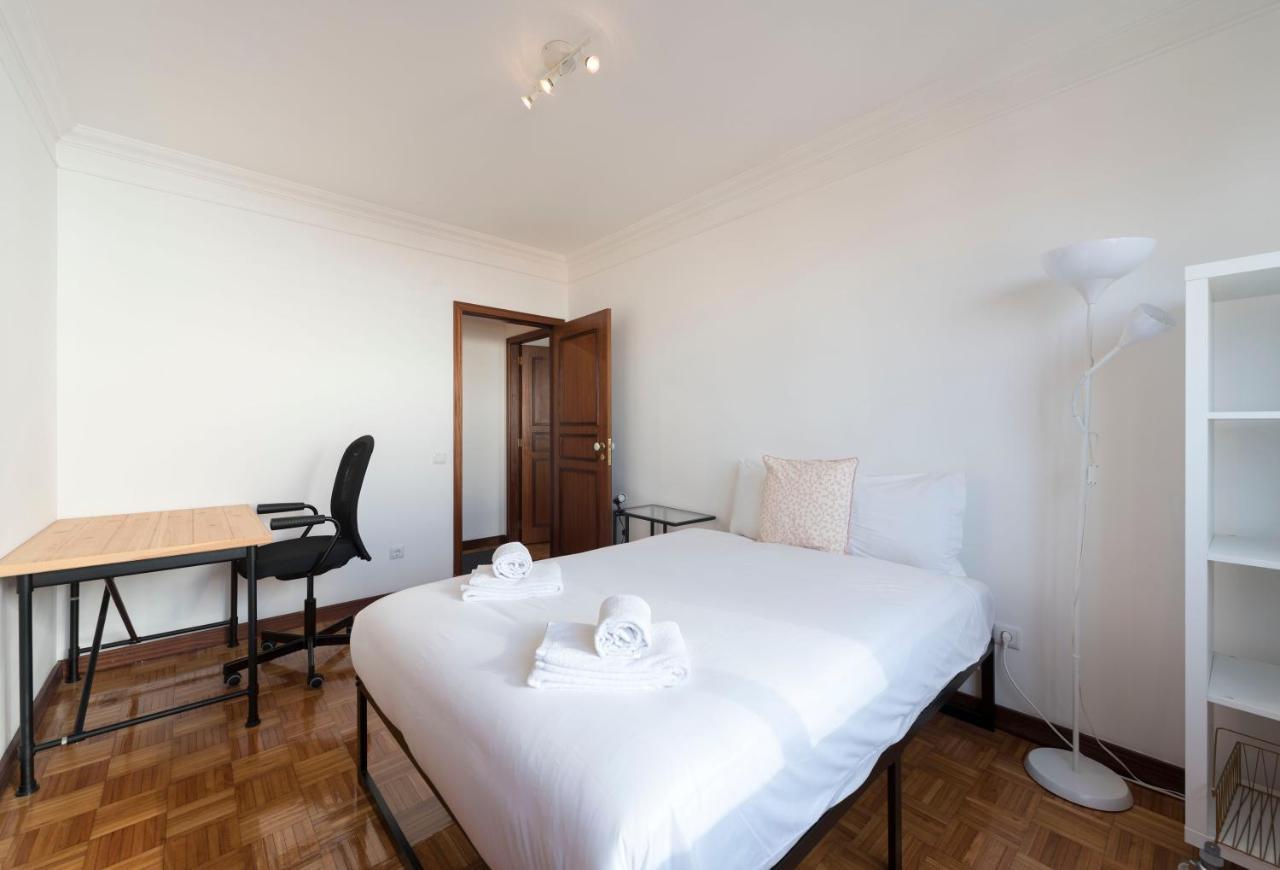 Lovelystay - Charming 3Br Flat W/ Free Parking In Devesas Vila Nova de Gaia Extérieur photo